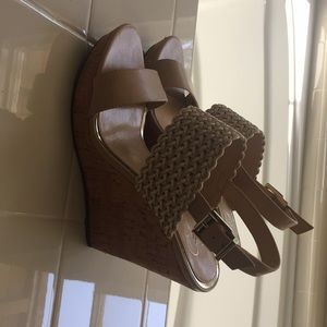Jessica Simpson Nude  wedges sz 7